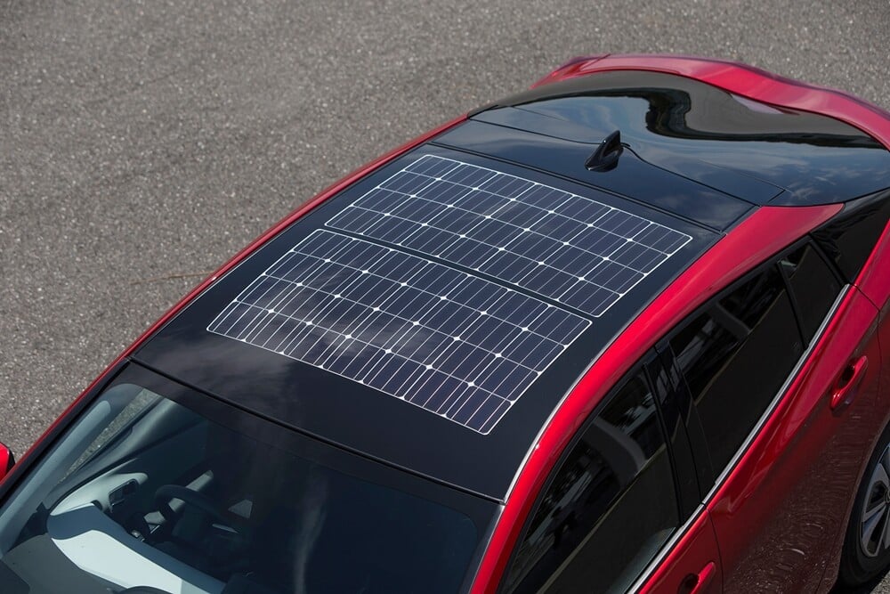 En este momento estás viendo Movilidad solar con paneles flexibles para autos: todo lo que debes saber